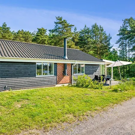 Hébergement de vacances Well-furnished With Beautiful Views Of The And Countryside Close To Child-friendly Lyngsbaek And Only 10 Minutes From