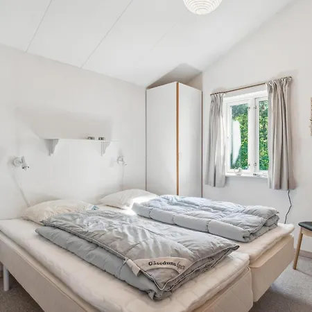 Well-furnished With Beautiful Views Of The And Countryside Close To Child-friendly Lyngsbaek And Only 10 Minutes From Ferienhaus