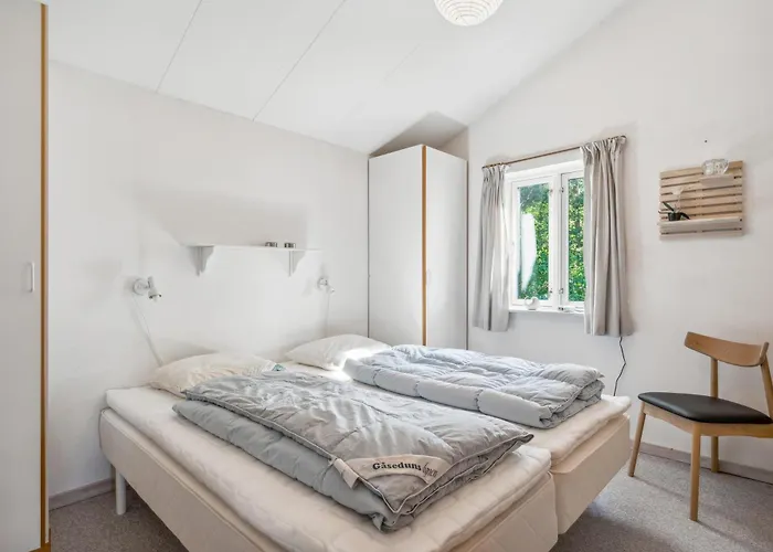 Well-furnished With Beautiful Views Of The And Countryside Close To Child-friendly Lyngsbaek And Only 10 Minutes From Hébergement de vacances