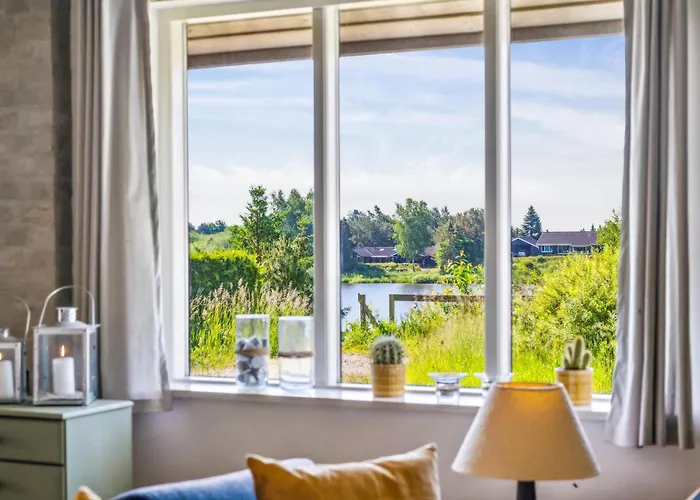 Hébergement de vacances Well-furnished With Beautiful Views Of The And Countryside Close To Child-friendly Lyngsbaek And Only 10 Minutes From Ebeltoft